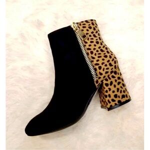 Bamboo boots booties leopard cheetah animal print moody ankle box 8 black sample